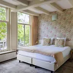 Hotel 't 3*